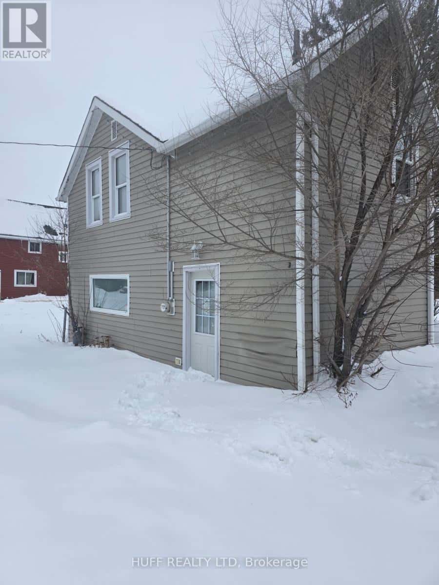 95 BIRCH STREET — Temiskaming Shores (Haileybury), Ontario - Photo 2 of 12