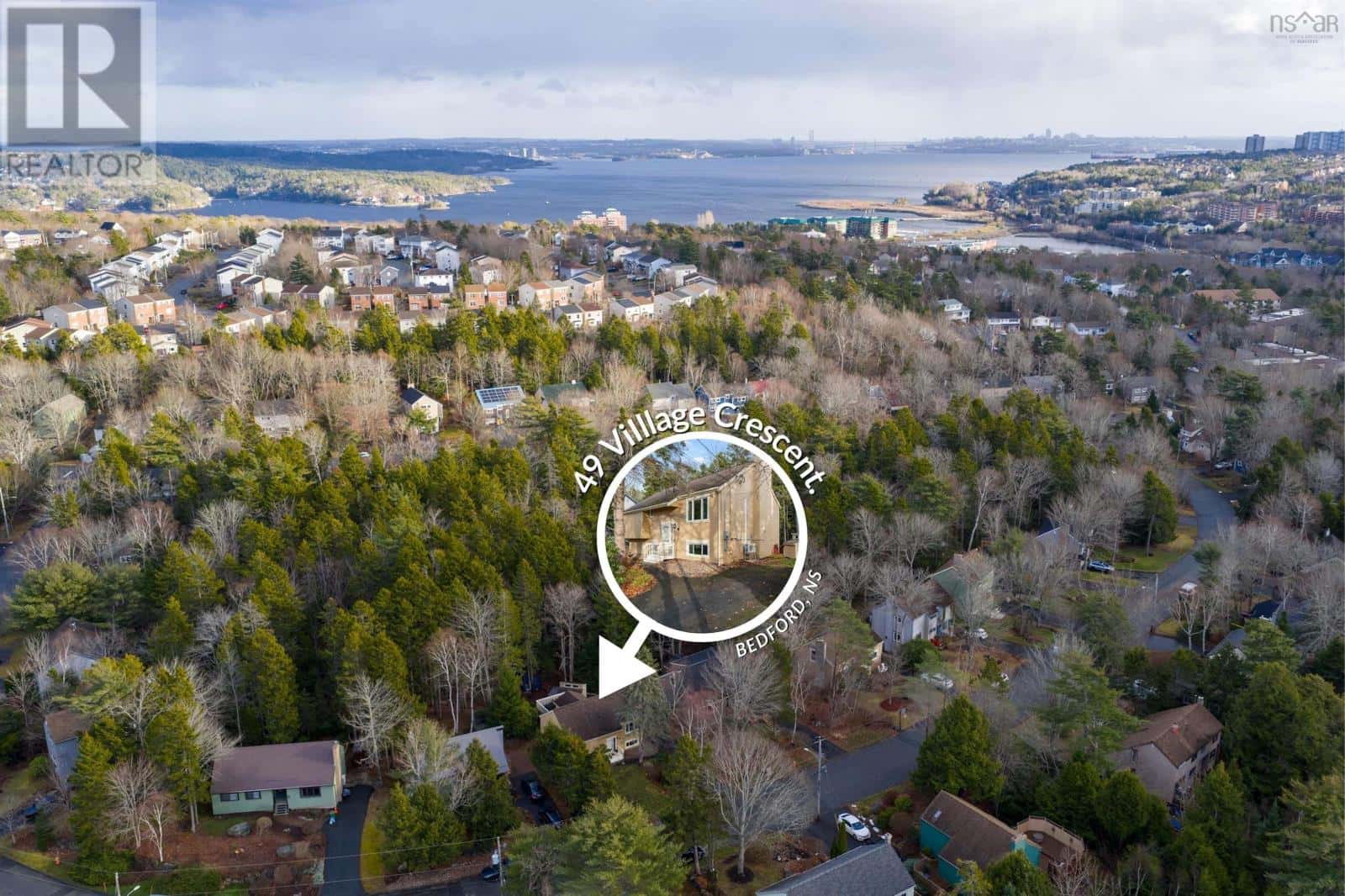 49 Village Crescent — Bedford, Nova Scotia - Photo 2 of 34