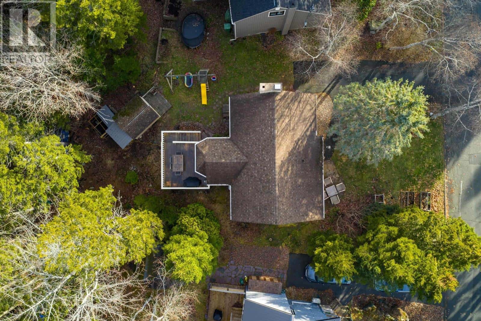 49 Village Crescent — Bedford, Nova Scotia - Photo 3 of 34