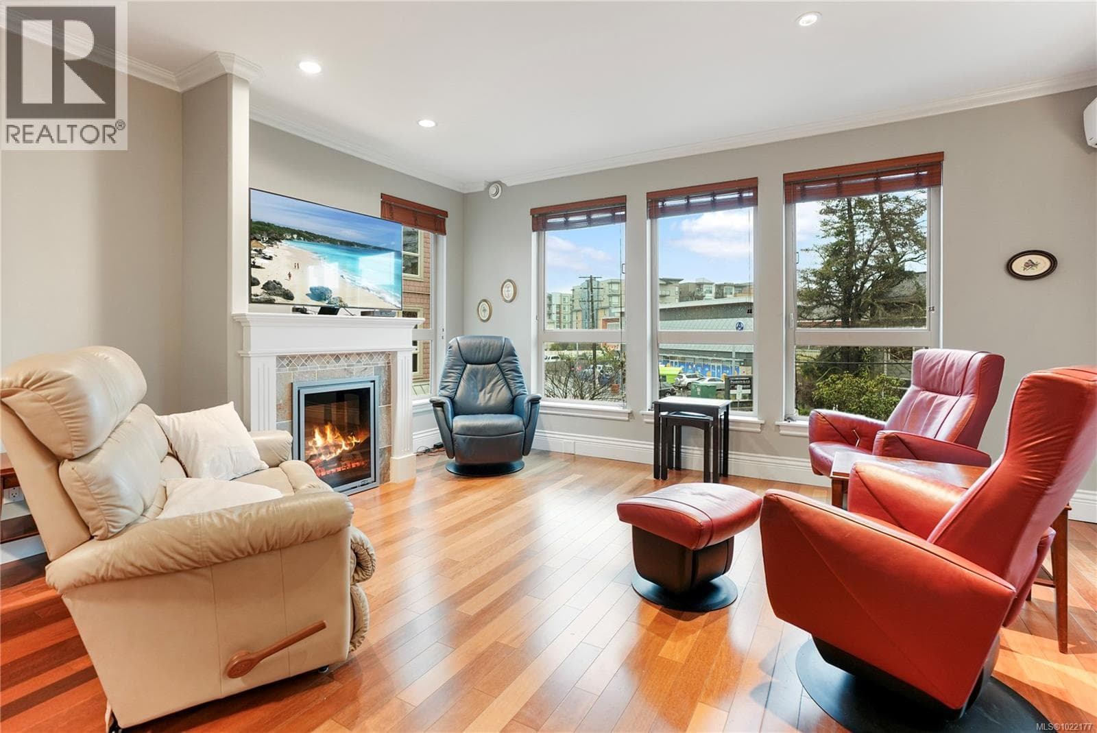 214 755 Goldstream Ave — Langford, British Columbia - Main photo