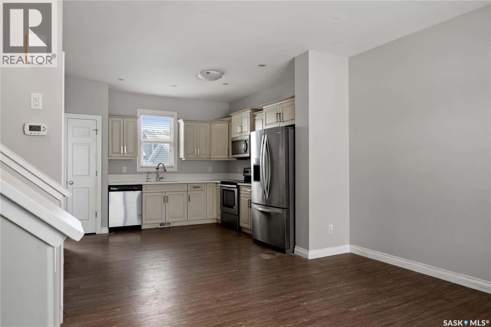 4372 James Hill ROAD — Regina, Saskatchewan - Photo 5 of 26