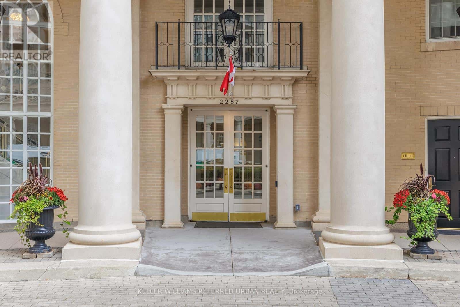 906 - 2287 LAKE SHORE BOULEVARD — Toronto (Mimico), Ontario - Photo 3 of 36