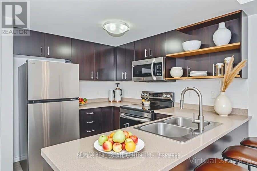 202 - 41 GOODWIN DRIVE — Guelph (Pineridge/Westminster Woods), Ontario - Photo 4 of 35