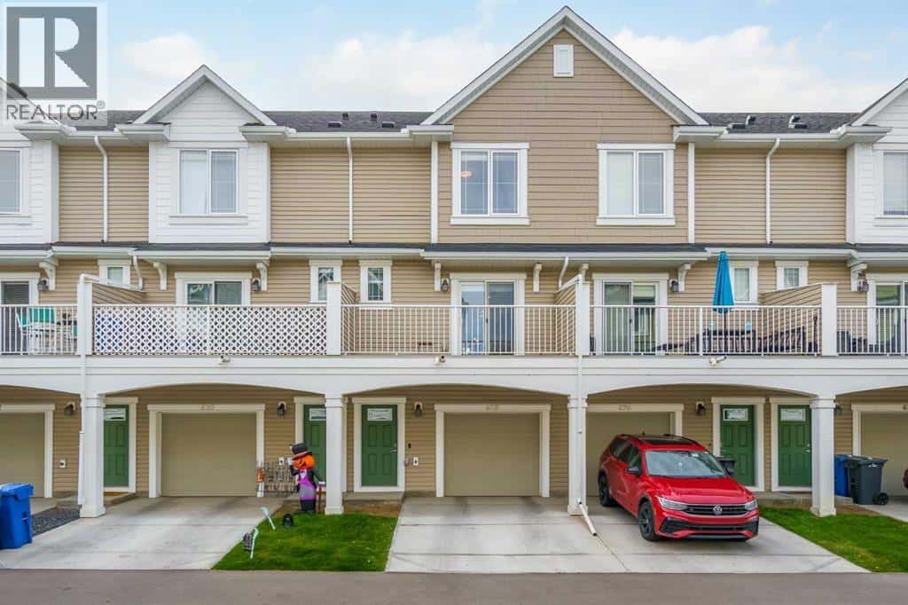 628 Copperstone Manor SE — Calgary, Alberta - Photo 3 of 30