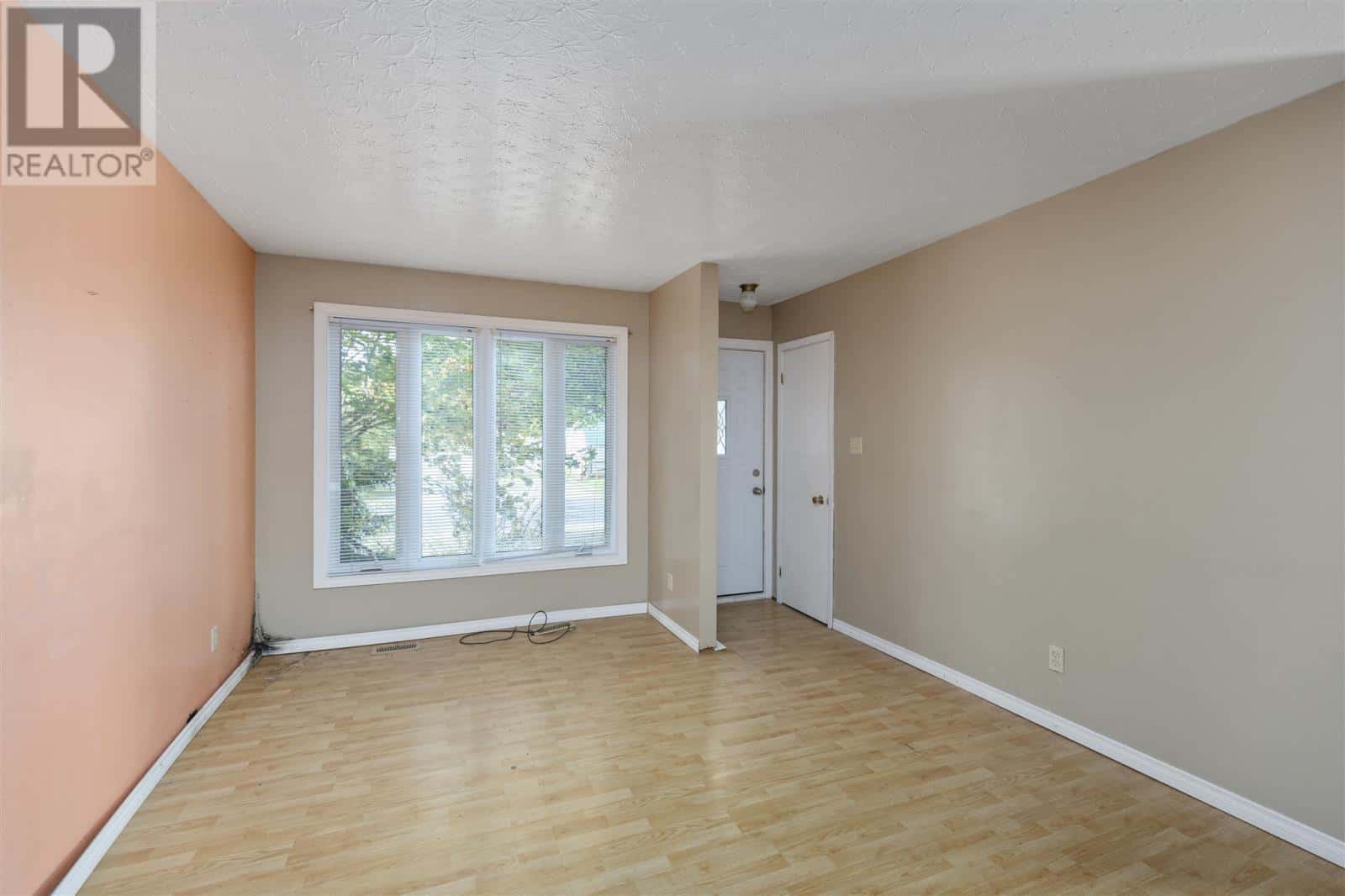 Sault Ste. Marie — Sault Ste. Marie - Photo 5 of 66