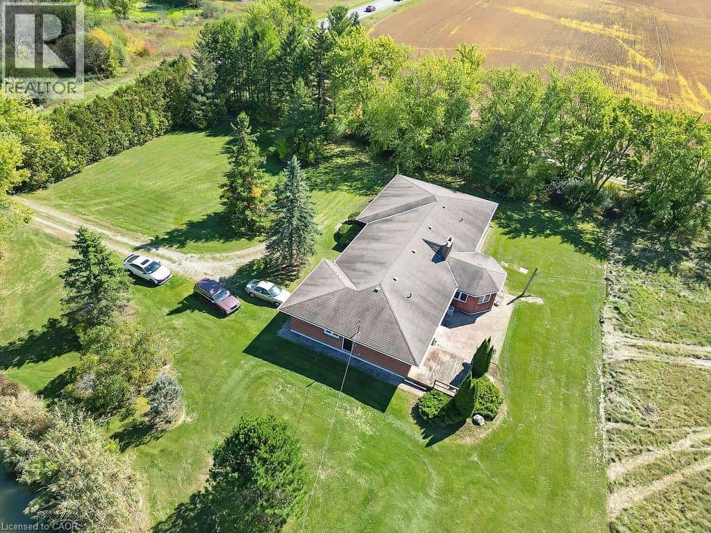 585 JUNCTION Road — Canfield, Ontario - Photo 4 of 50