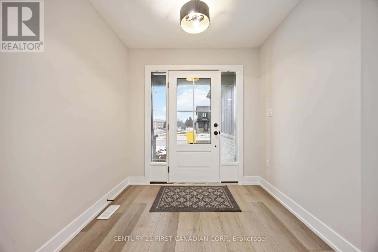 656 KETTER WAY — Plympton-Wyoming (Plympton Wyoming), Ontario - Photo 4 of 31