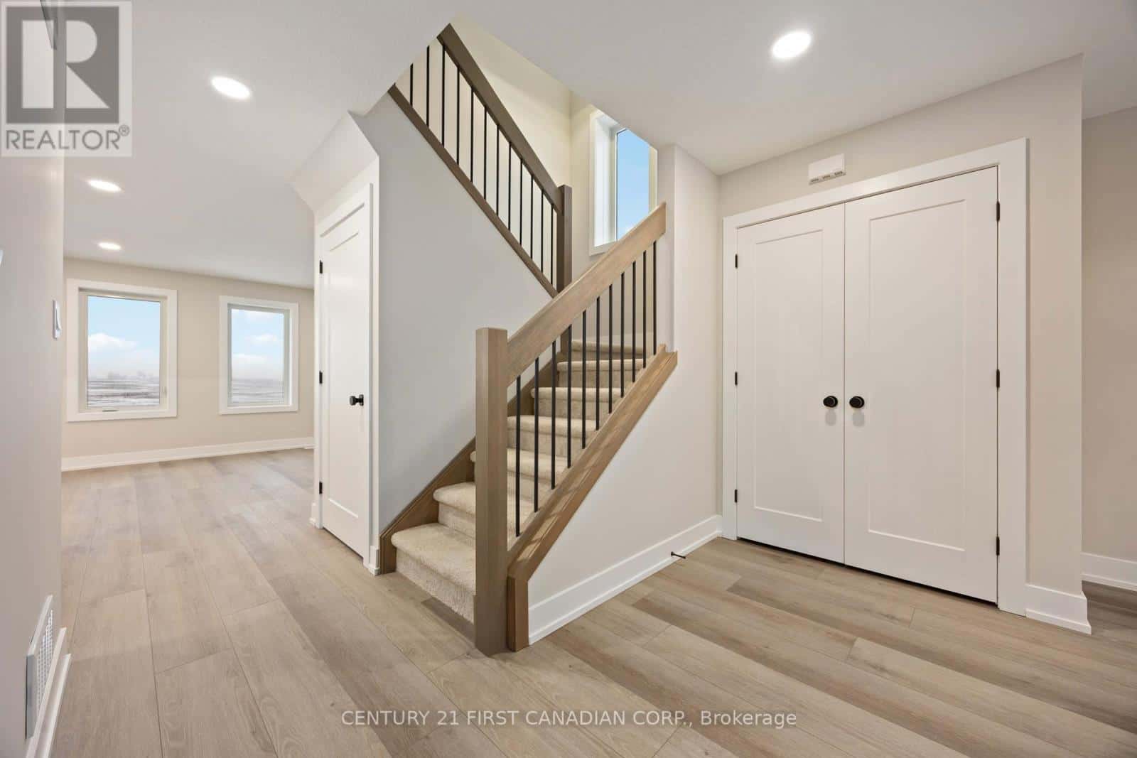 656 KETTER WAY — Plympton-Wyoming (Plympton Wyoming), Ontario - Photo 5 of 31