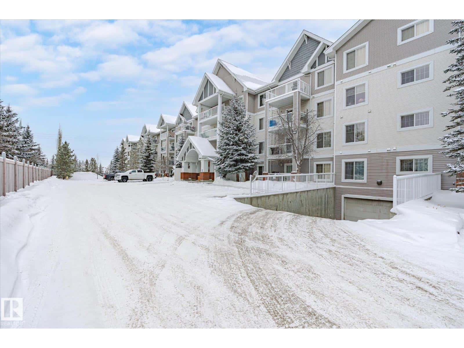 #205 13710 150 AV NW NW — Edmonton, Alberta - Photo 4 of 27