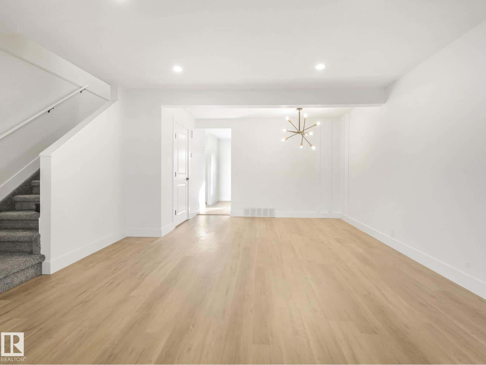 #10 13833 30 ST NW — Edmonton, Alberta - Photo 5 of 33