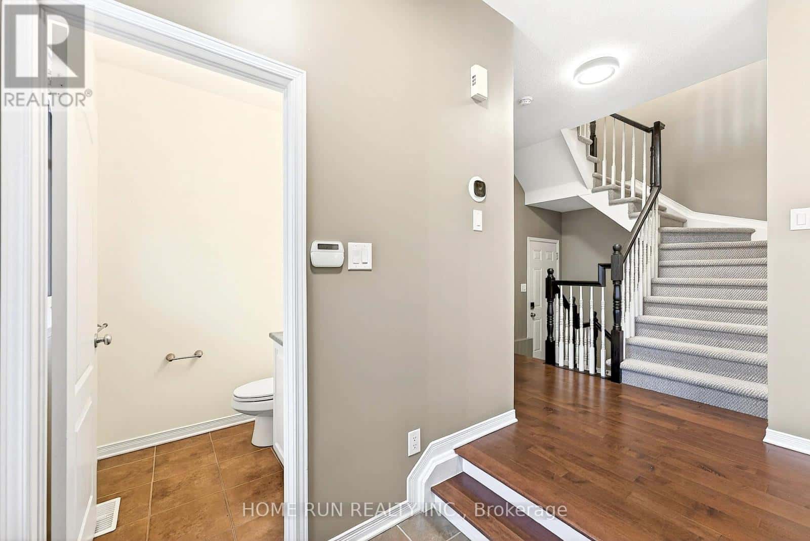 104 EYE BRIGHT CRESCENT — Ottawa, Ontario - Photo 3 of 32