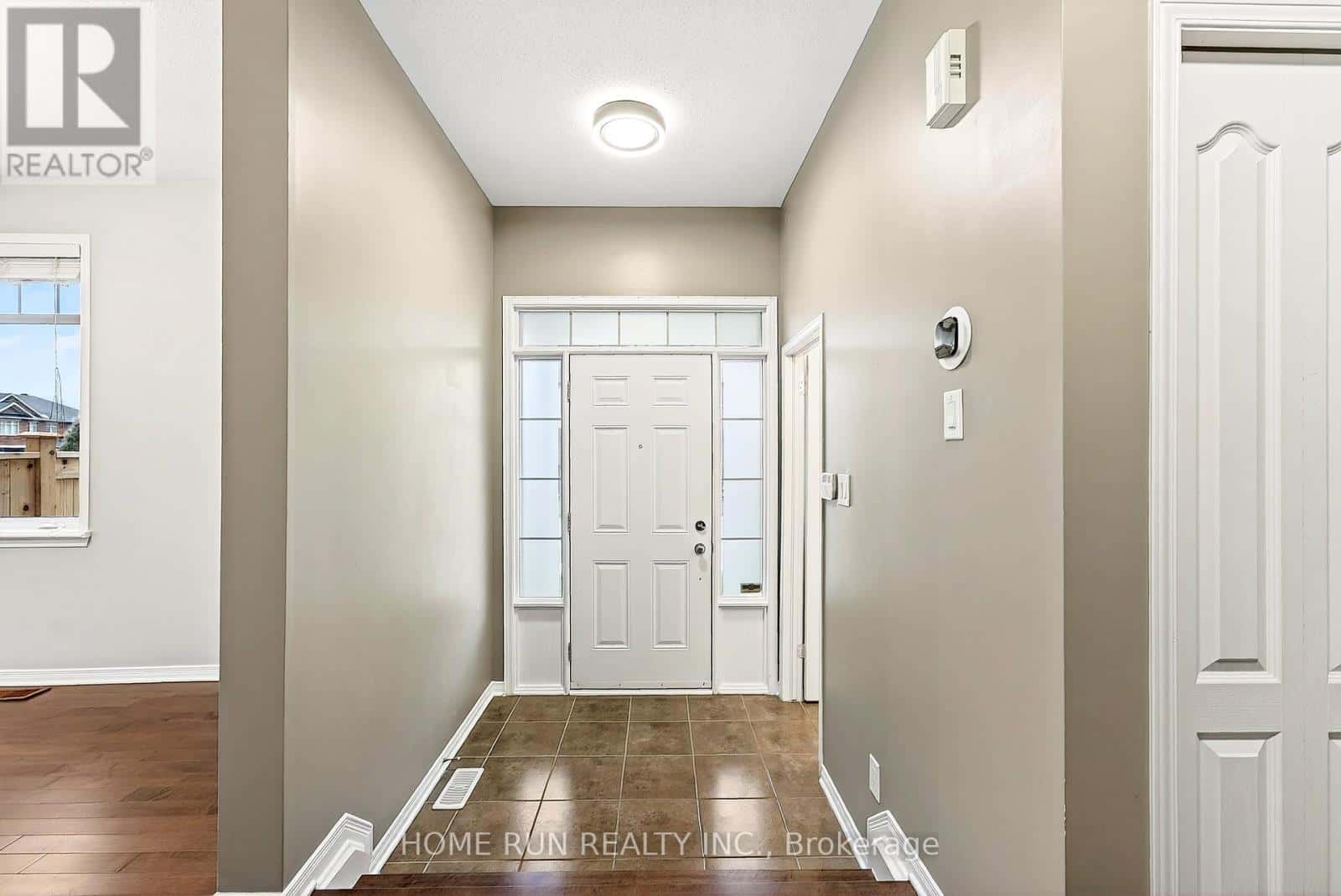 104 EYE BRIGHT CRESCENT — Ottawa, Ontario - Photo 5 of 32