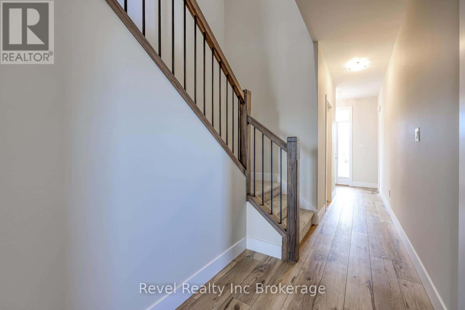 455 GILLESPIE STREET — Woodstock (Woodstock - South), Ontario - Photo 2 of 27