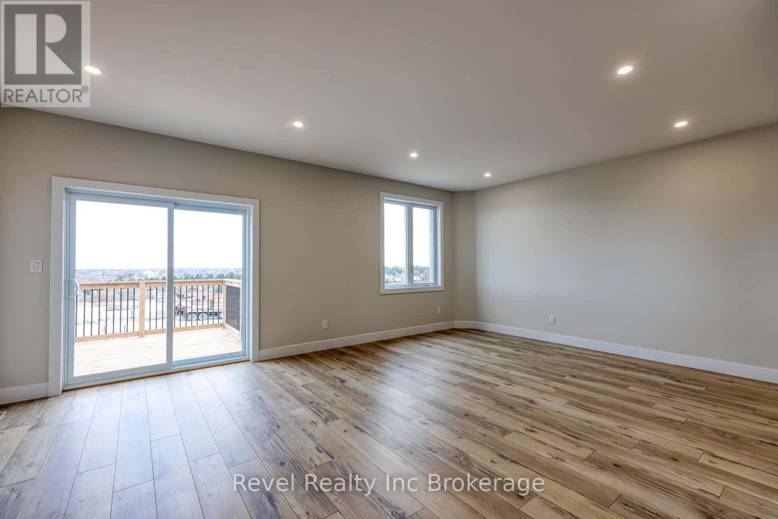 455 GILLESPIE STREET — Woodstock (Woodstock - South), Ontario - Photo 3 of 27