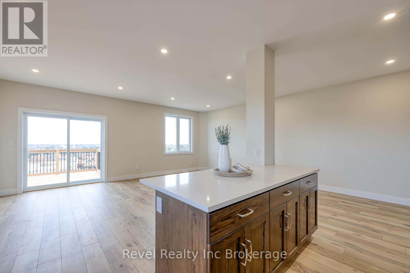 455 GILLESPIE STREET — Woodstock (Woodstock - South), Ontario - Photo 4 of 27