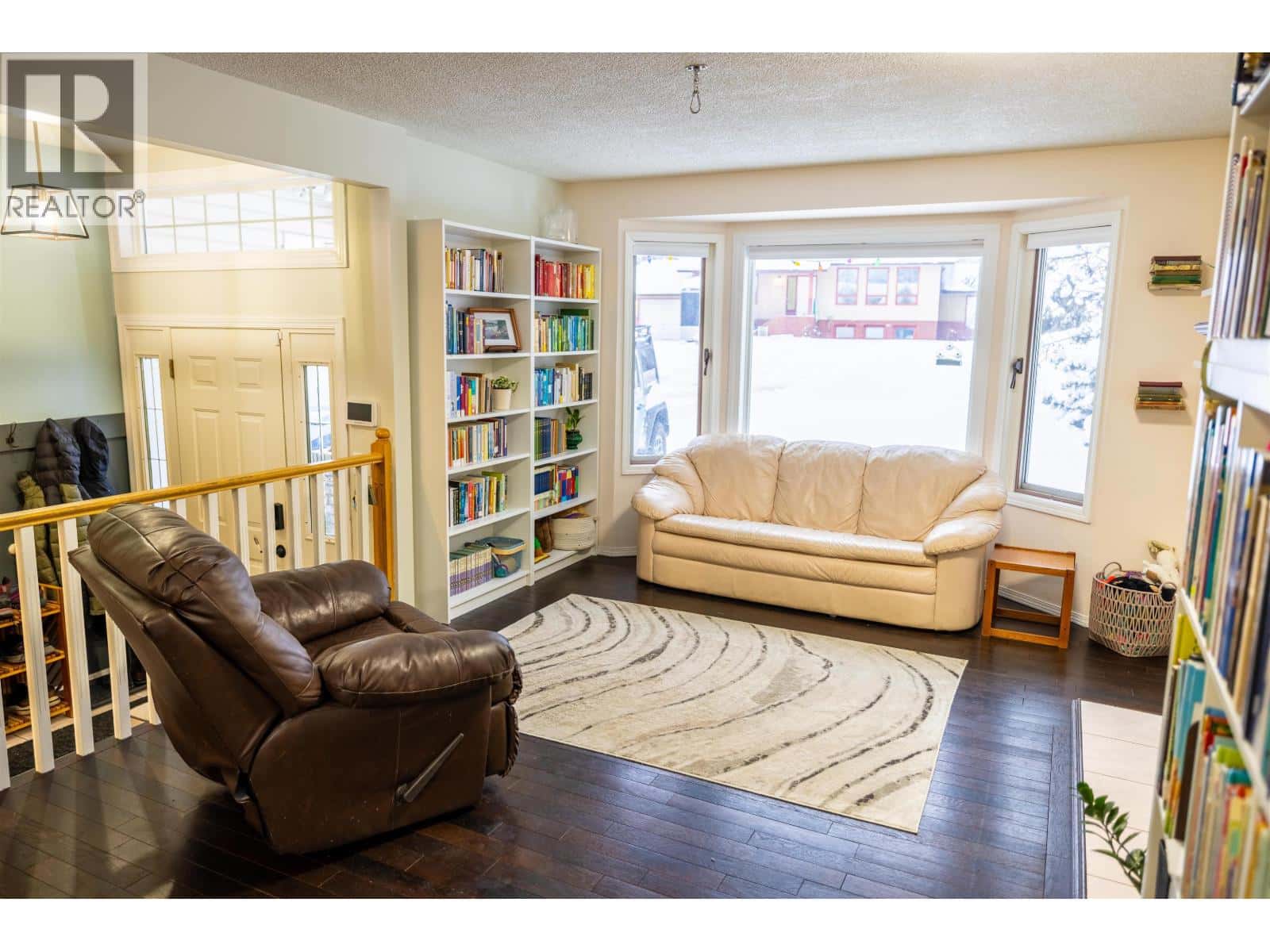 3178 WALLACE CRESCENT — Prince George, British Columbia - Photo 3 of 38