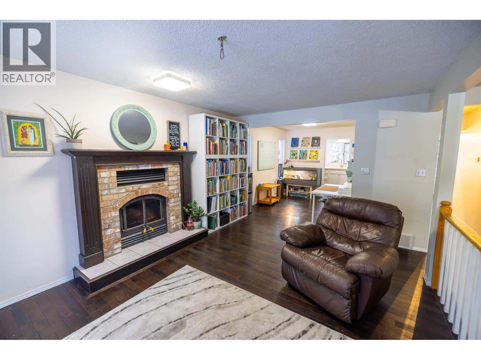 3178 WALLACE CRESCENT — Prince George, British Columbia - Photo 4 of 38