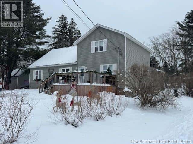 66 Renfrew Street — Petitcodiac, New Brunswick - Photo 2 of 50