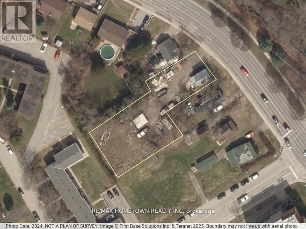 44 STEWART BOULEVARD — Brockville, Ontario - Photo 2 of 20