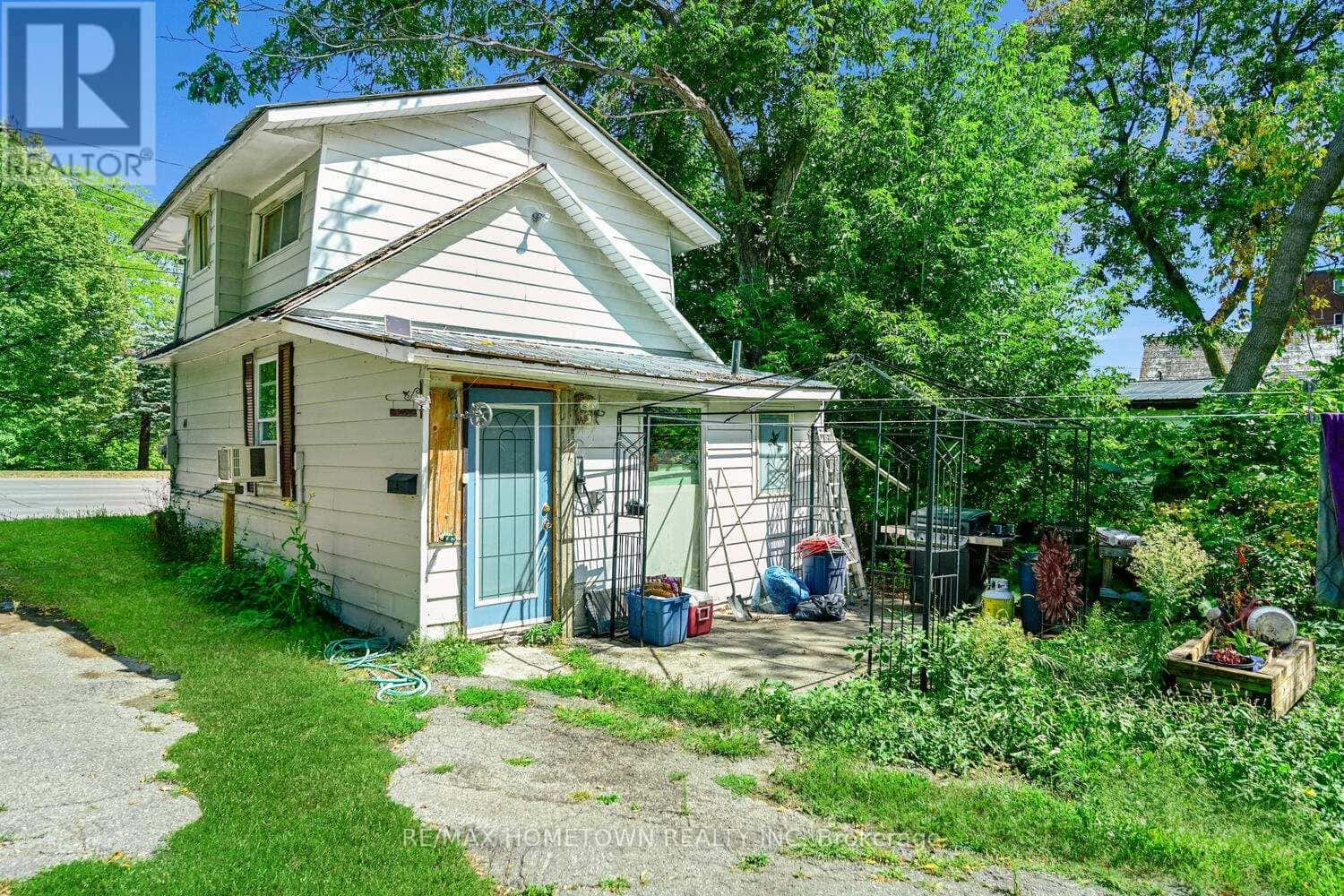 44 STEWART BOULEVARD — Brockville, Ontario - Photo 5 of 20