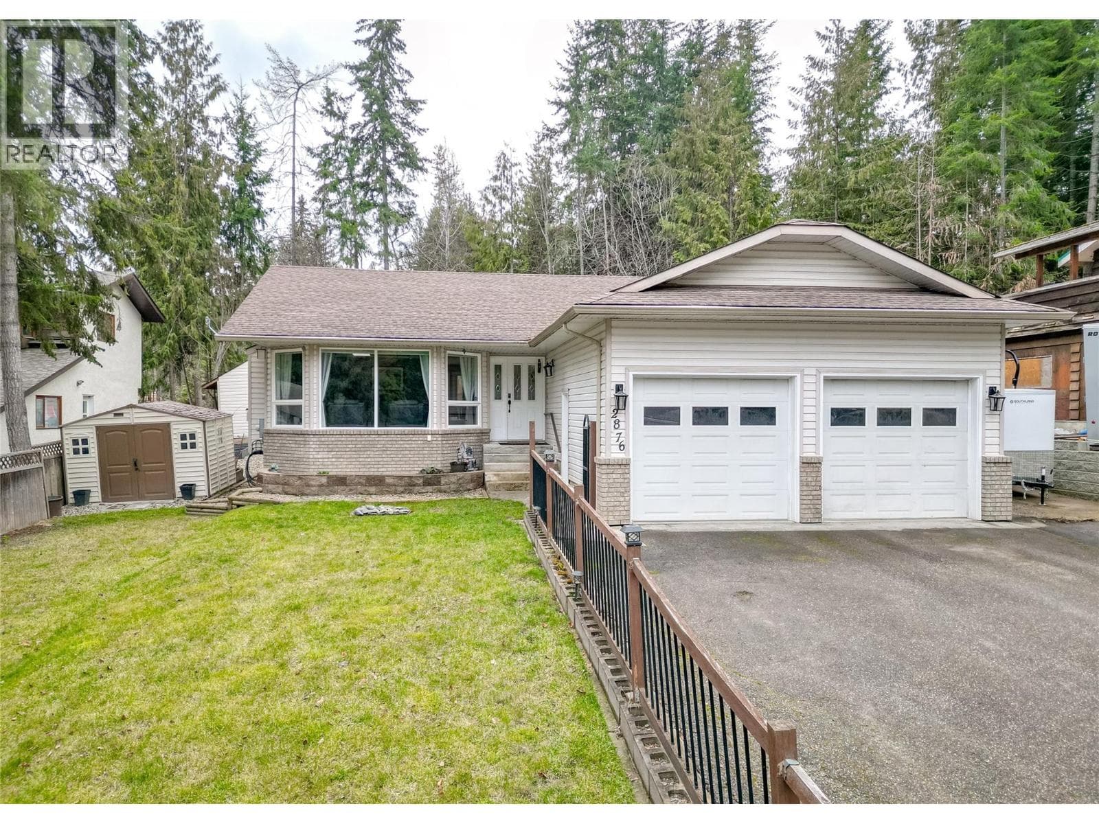 2876 Juniper Crescent — Blind Bay, British Columbia - Main photo
