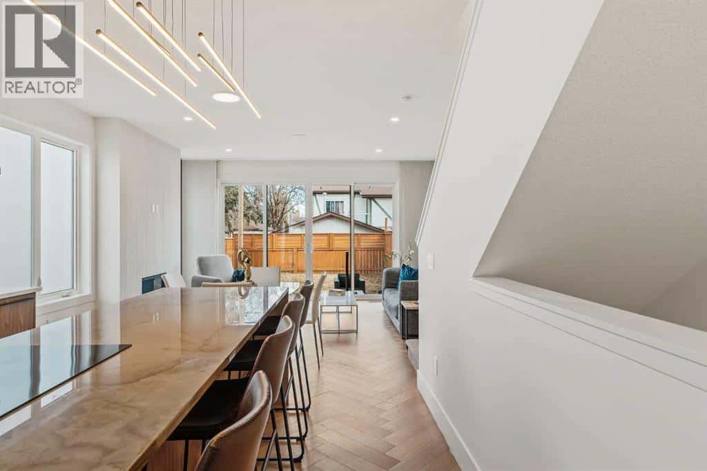 514 19 Street NW — Calgary, Alberta - Photo 4 of 50