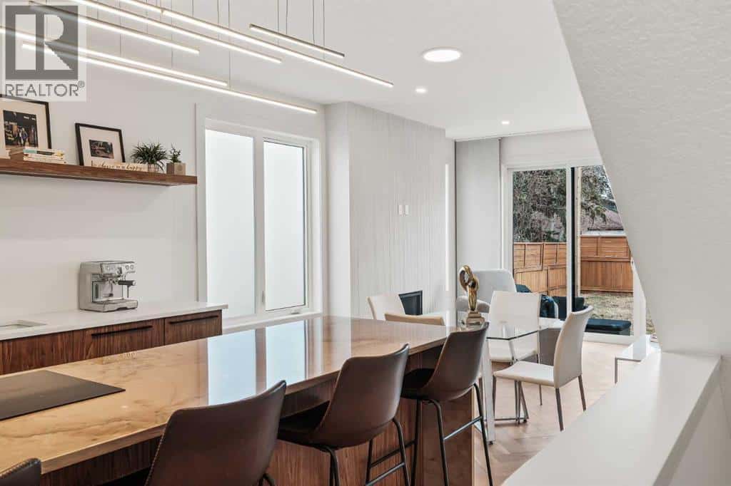 514 19 Street NW — Calgary, Alberta - Photo 5 of 50