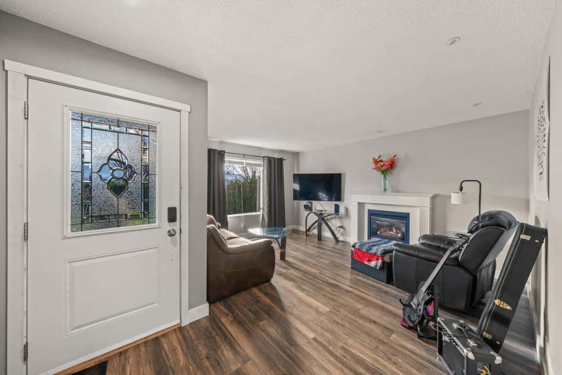 47605 YALE ROAD, Little Mountain — Chilliwack, British Columbia - Photo 5 of 20