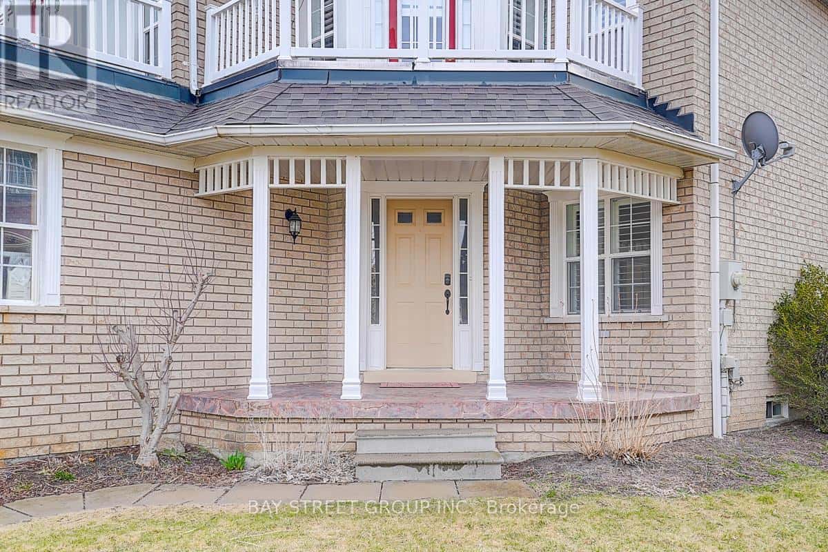 52 WHITEWATER STREET — Whitby (Pringle Creek), Ontario - Photo 3 of 45