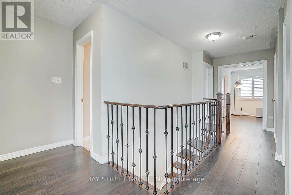 52 WHITEWATER STREET — Whitby (Pringle Creek), Ontario - Photo 4 of 45