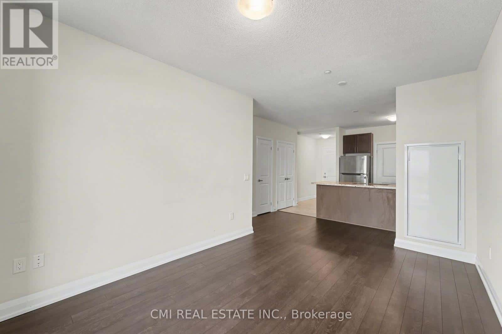 609 - 5917 MAIN STREET — Whitchurch-Stouffville (Stouffville), Ontario - Photo 4 of 29