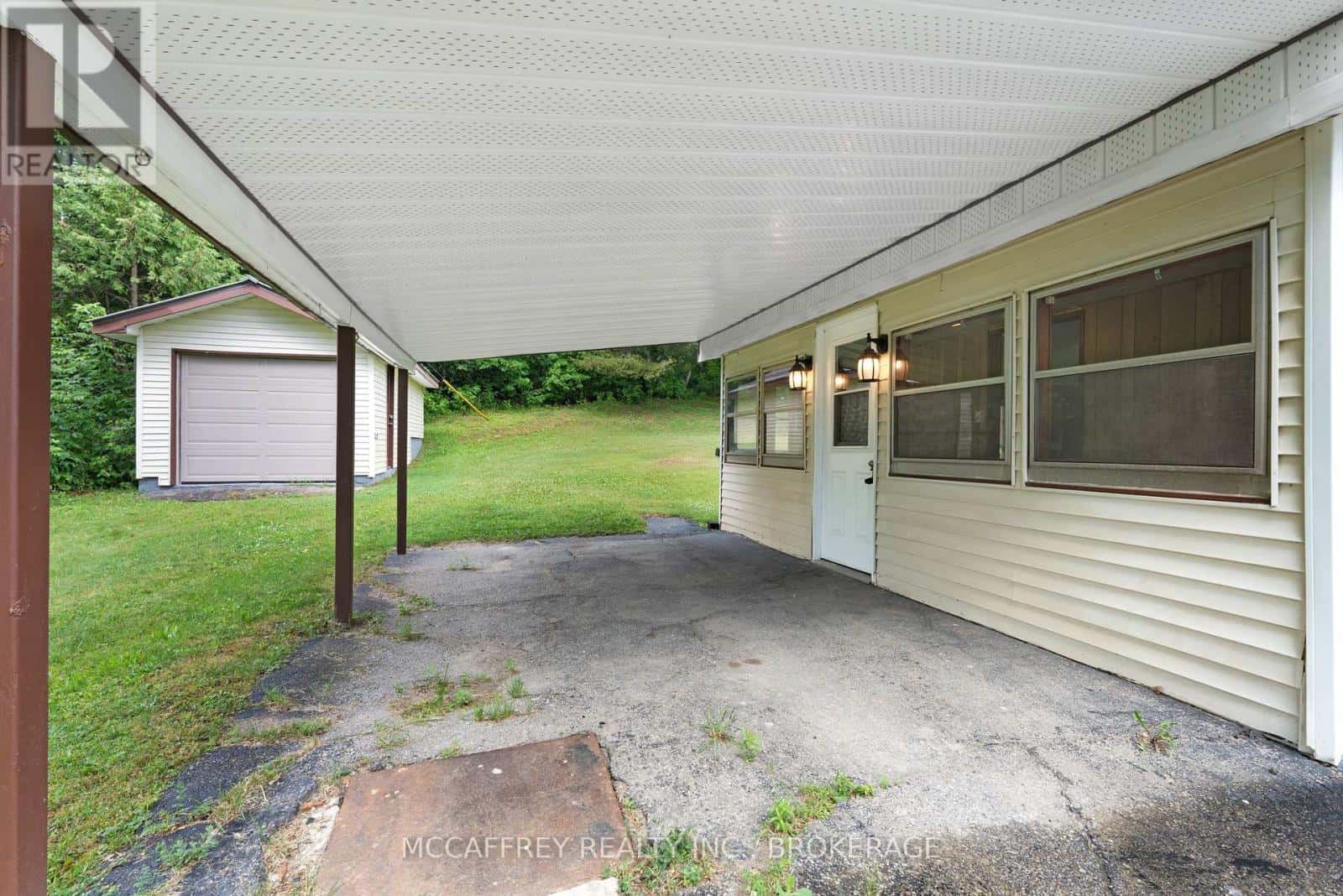 333 BURRIDGE ROAD — Frontenac (Frontenac South), Ontario - Photo 3 of 45