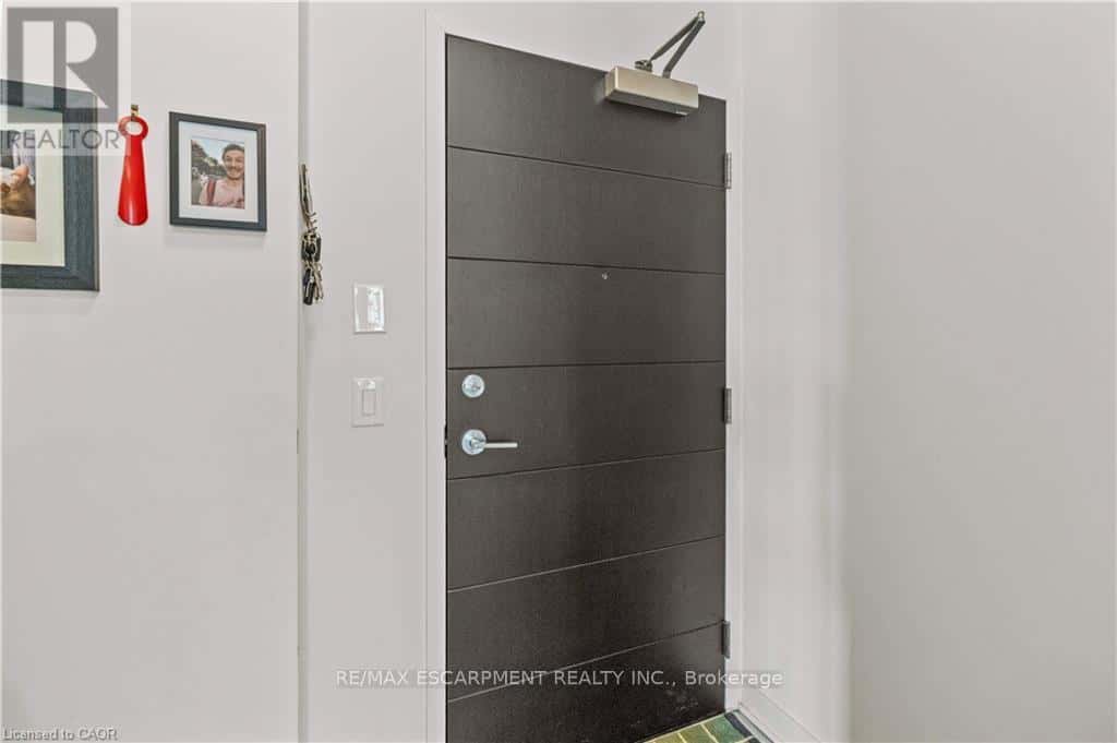 415 - 212 KING WILLIAM STREET — Hamilton (Beasley), Ontario - Photo 4 of 49