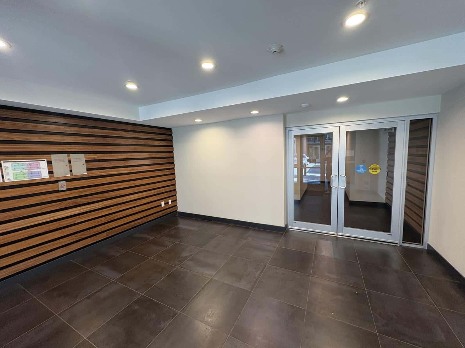 A401 20834 80 AVENUE — Langley, British Columbia - Photo 3 of 18