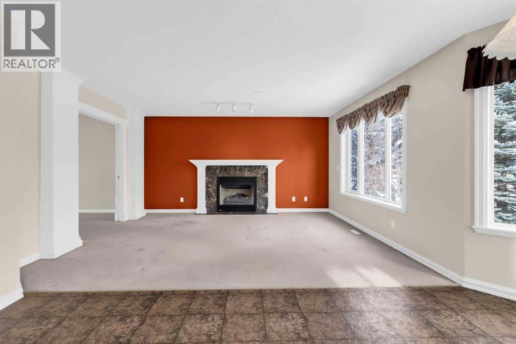 155 Lakeview Cove — Chestermere, Alberta - Photo 4 of 50