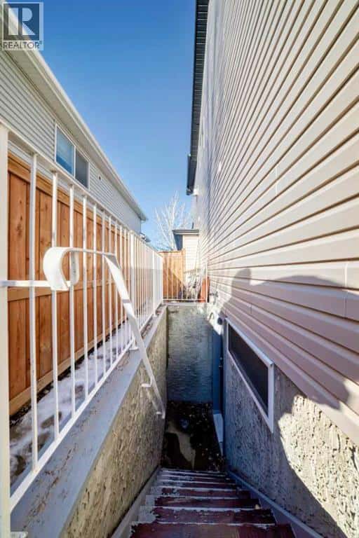 51 Everstone Boulevard SW — Calgary, Alberta - Photo 3 of 49