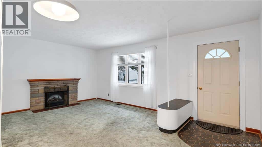 35 Hedgewood Drive — Moncton, New Brunswick - Photo 4 of 46