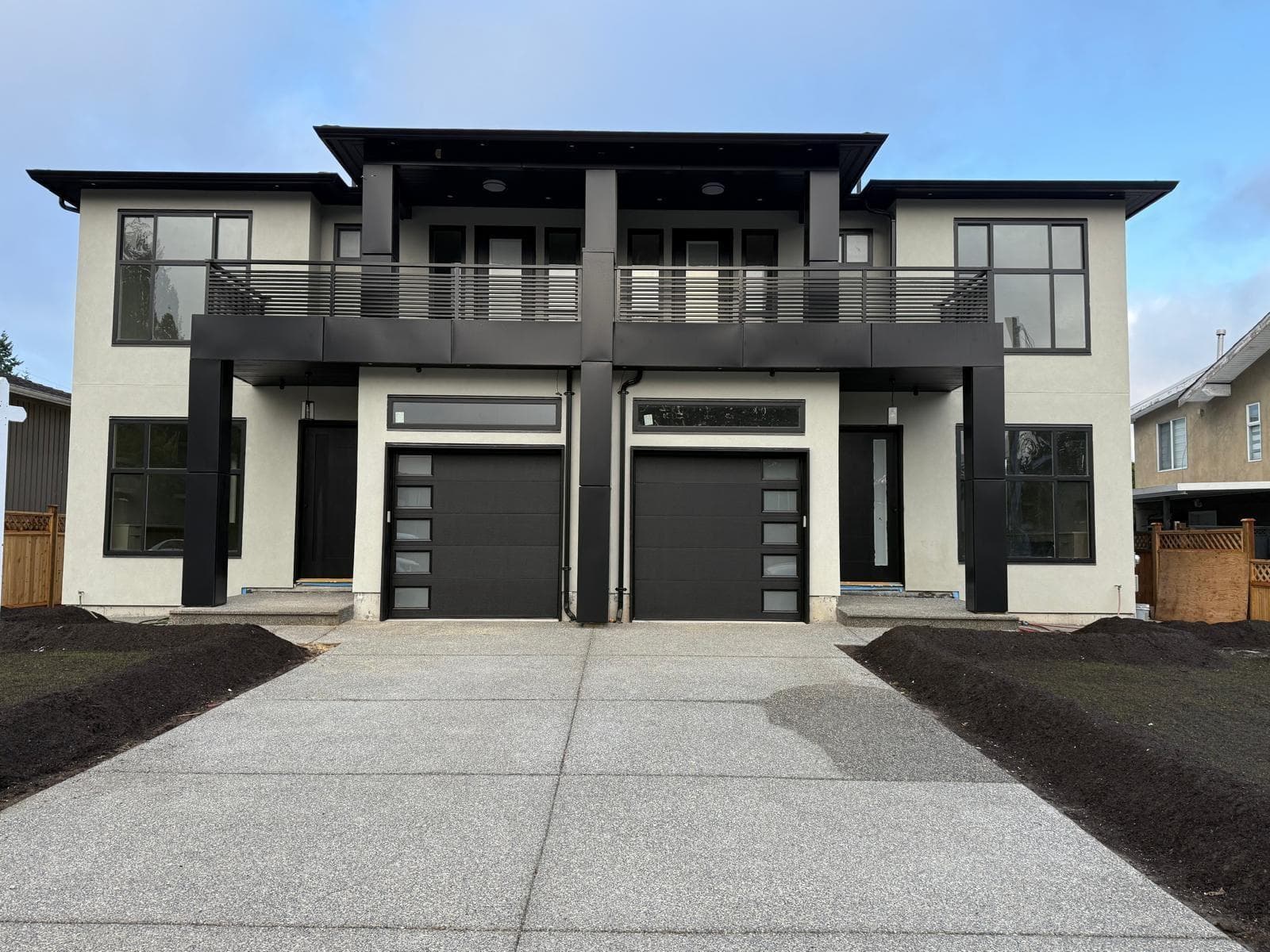 8869 115 STREET — Delta, British Columbia - Main photo