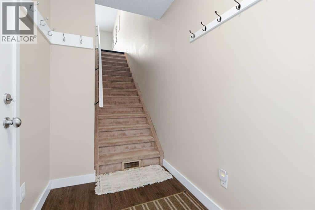 202, 125 Caribou Crescent — Red Deer, Alberta - Photo 4 of 21