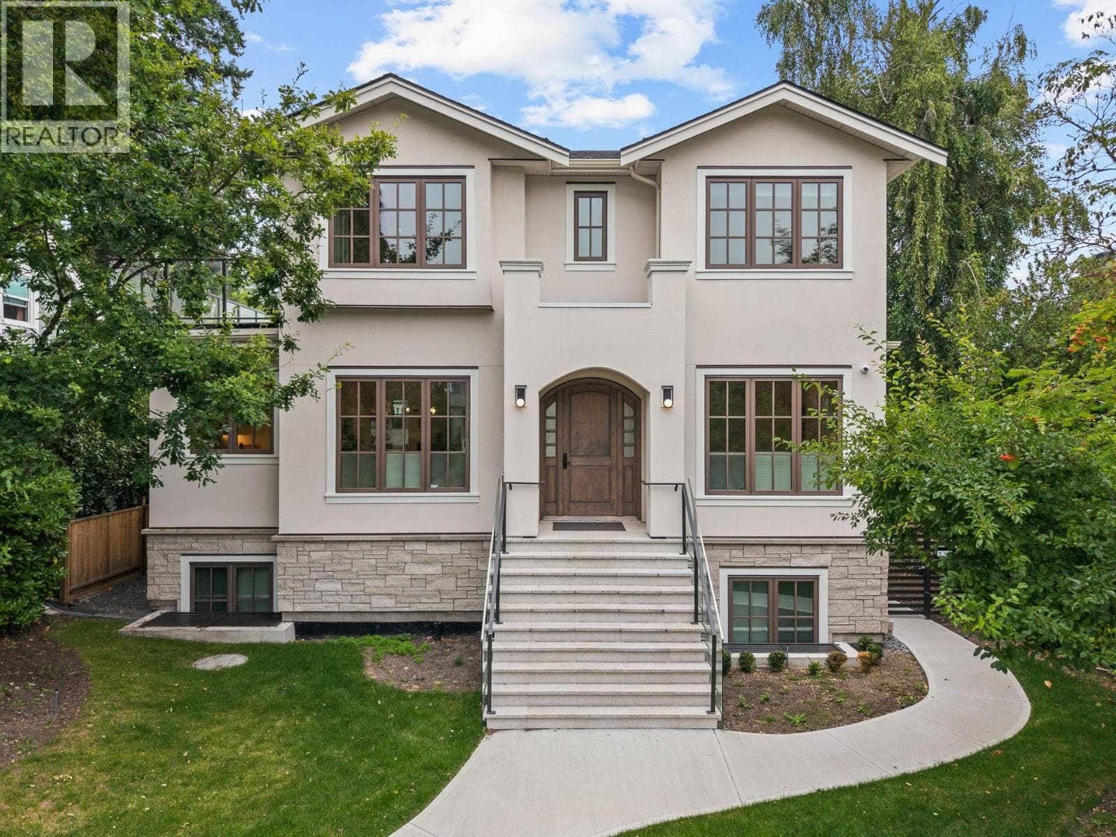 3227 W 35TH AVENUE — Vancouver, British Columbia - Main photo