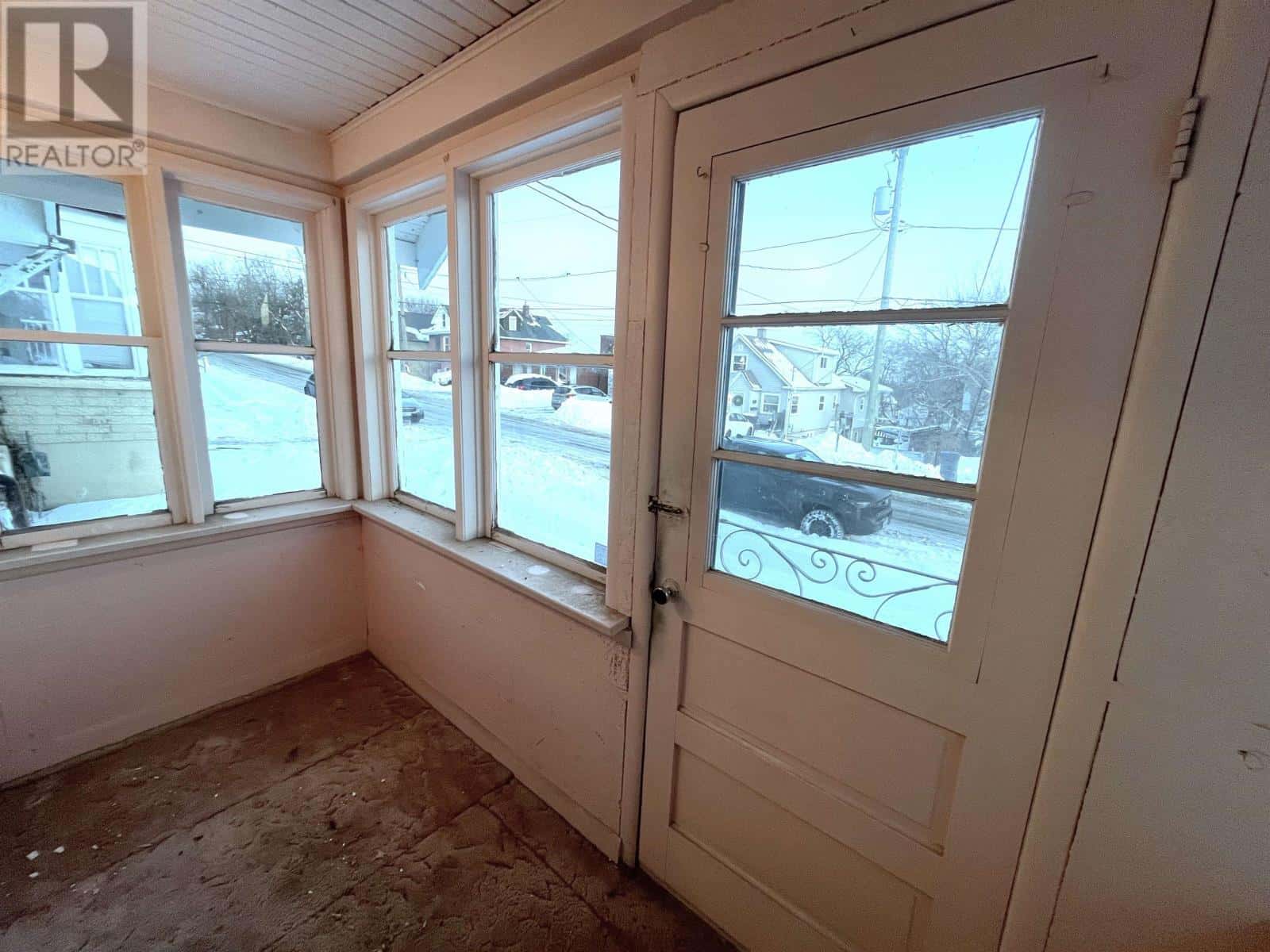 142 Banning Street — Thunder Bay, Ontario - Photo 3 of 38