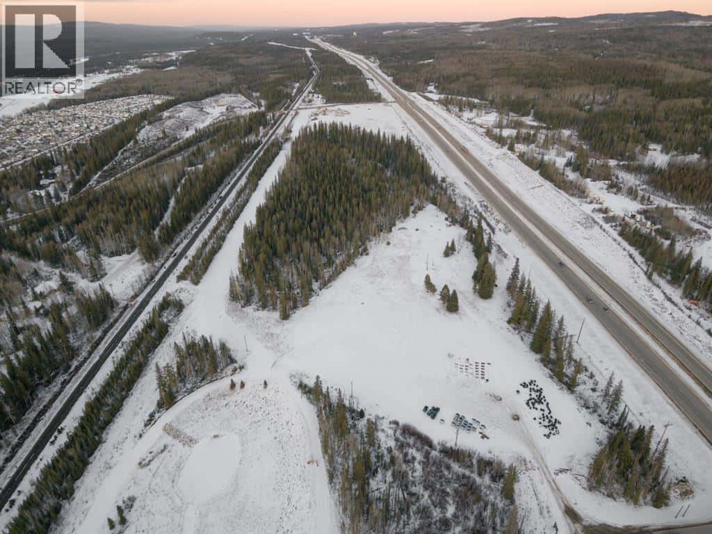 261 Fleming Drive — Hinton, Alberta - Photo 3 of 8