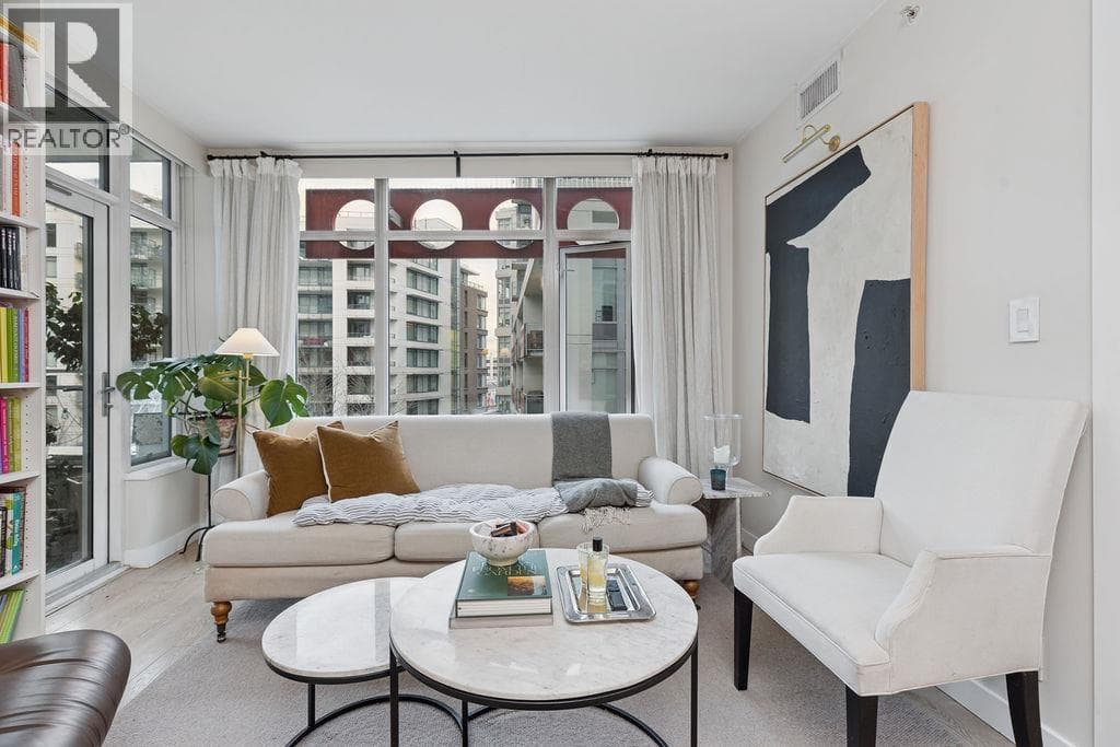 502 111 E 1ST AVENUE — Vancouver, British Columbia - Main photo