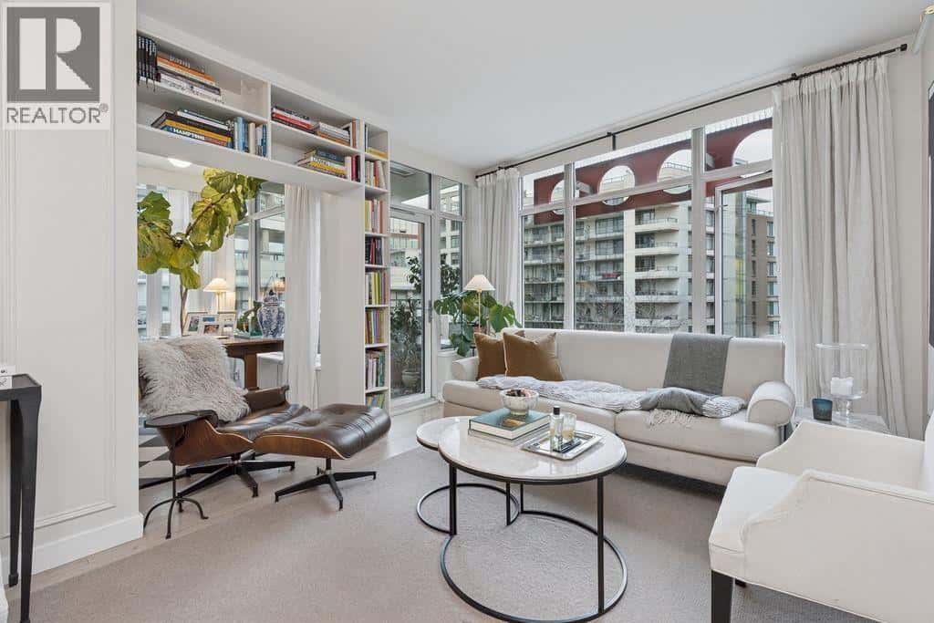 502 111 E 1ST AVENUE — Vancouver, British Columbia - Photo 2 of 32