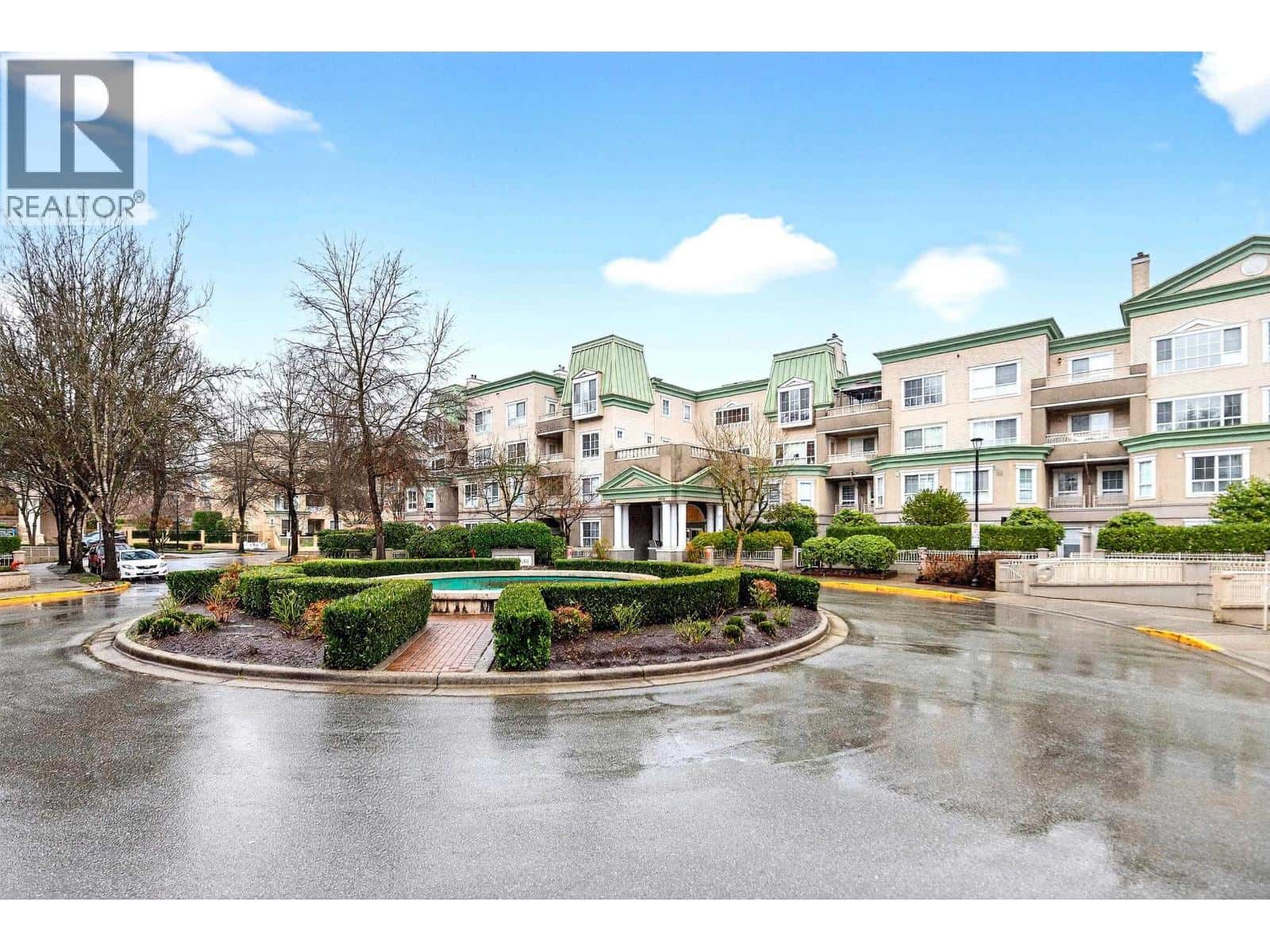 407 2970 PRINCESS CRESCENT — Coquitlam, British Columbia - Photo 2 of 39