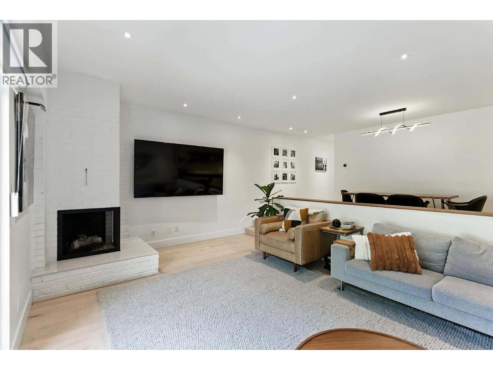 137 3300 CAPILANO ROAD — North Vancouver, British Columbia - Photo 4 of 39