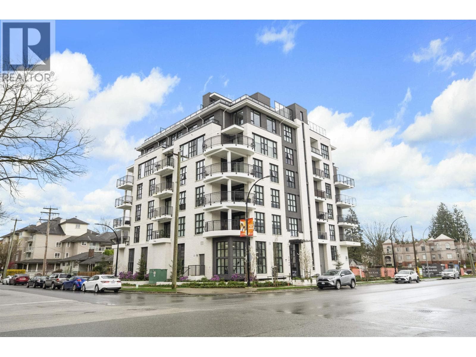 201 2446 SHAUGHNESSY STREET — Port Coquitlam, British Columbia - Main photo