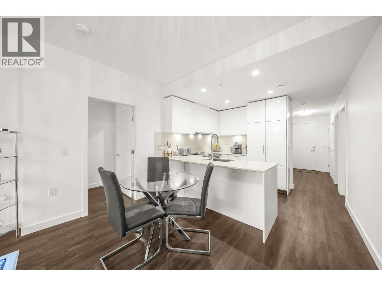 201 2446 SHAUGHNESSY STREET — Port Coquitlam, British Columbia - Photo 5 of 28