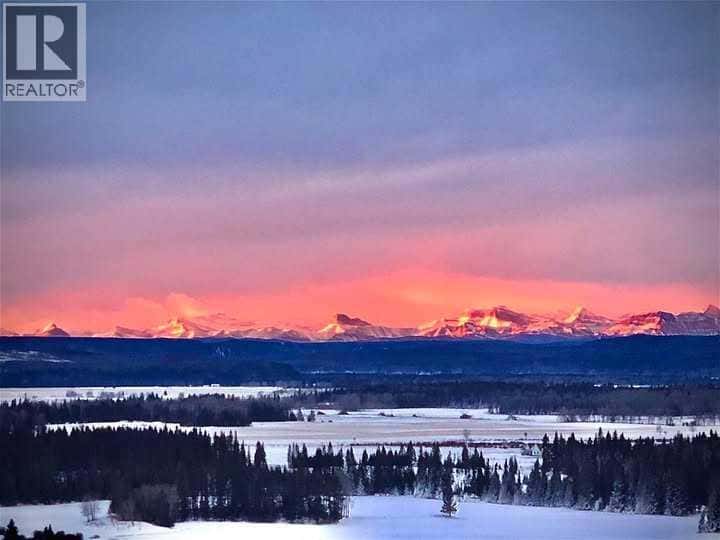 6029 Township Road 332 — Rural Mountain View County, Alberta - Photo 2 of 50