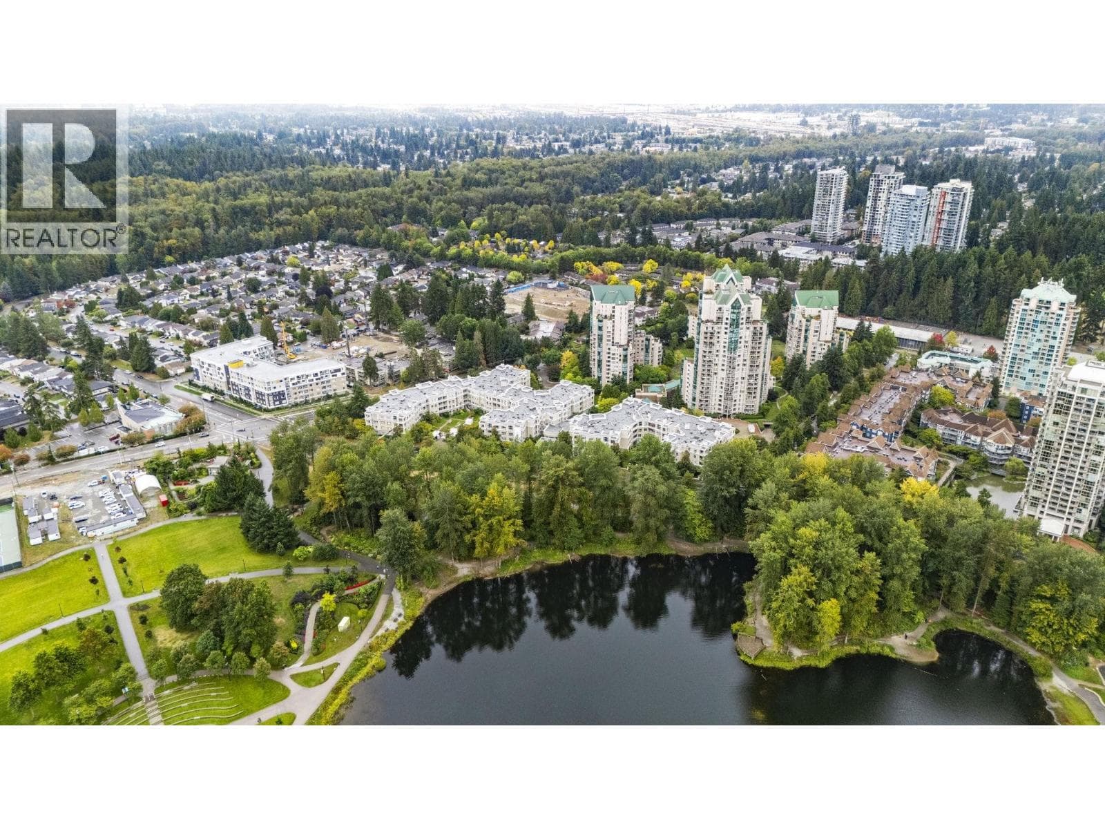 130 3098 GUILDFORD WAY — Coquitlam, British Columbia - Main photo